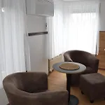 Mit Klimaanlage Am Neckarufer, Schoene Aussicht Apartmanhotel 3*