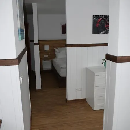 Mit Klimaanlage Am Neckarufer, Schoene Aussicht 3*