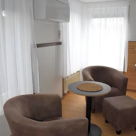 Mit Klimaanlage Am Neckarufer, Schoene Aussicht 3* 巴特腓特烈斯哈尔