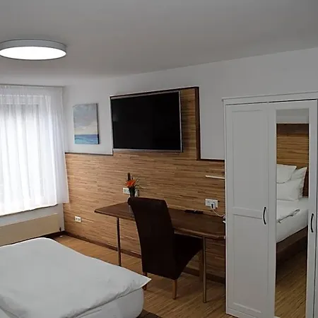Mit Klimaanlage Am Neckarufer, Schoene Aussicht 公寓式酒店 巴特腓特烈斯哈尔